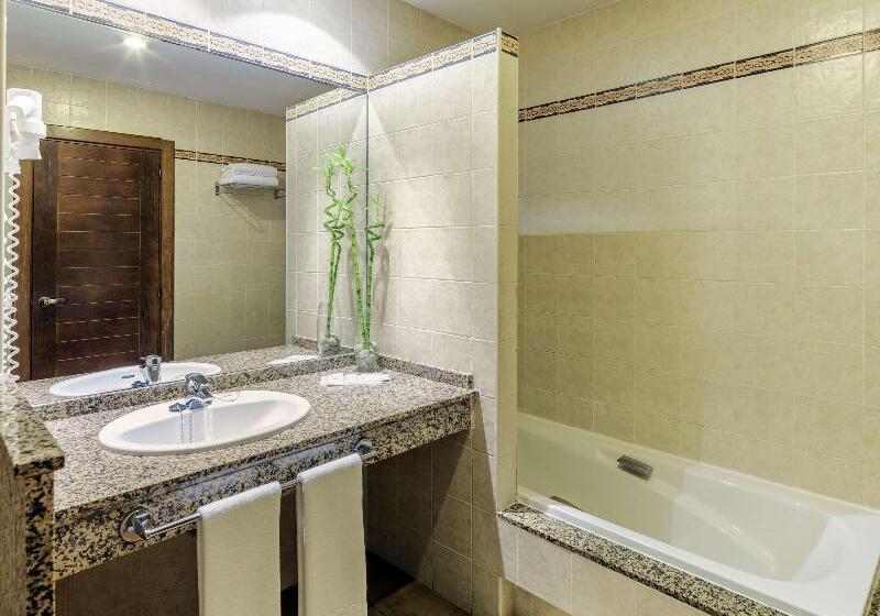 חדר סטנדרט, Copthorne Hotel Sharjah