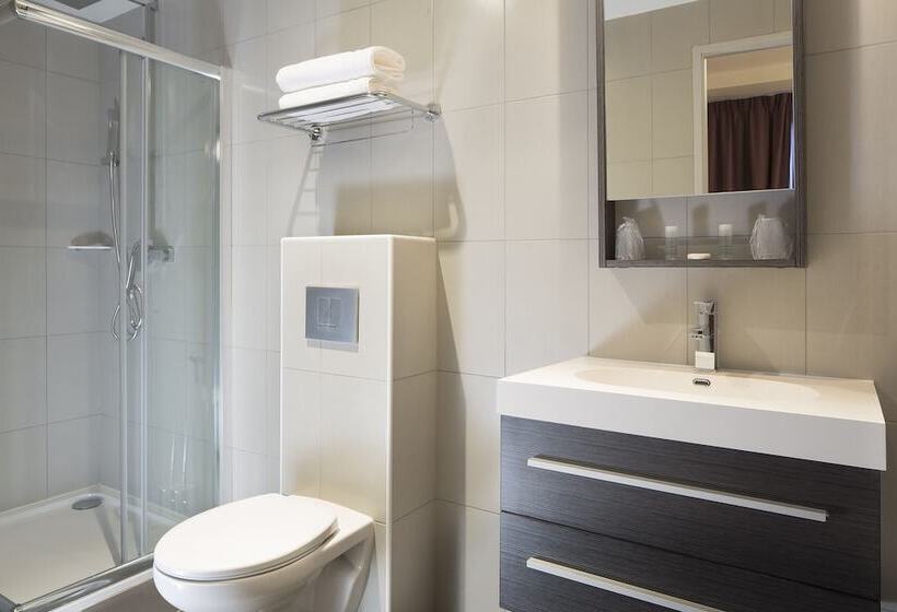 Люкс, Executive Hotel Paris Gennevilliers