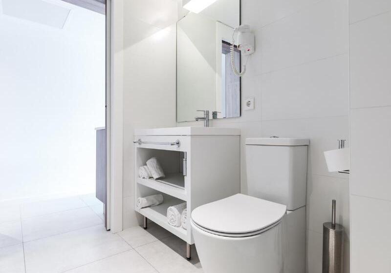 Люкс, Executive Hotel Paris Gennevilliers
