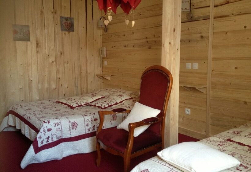 标准三人间, Hôtel Le Dauphin