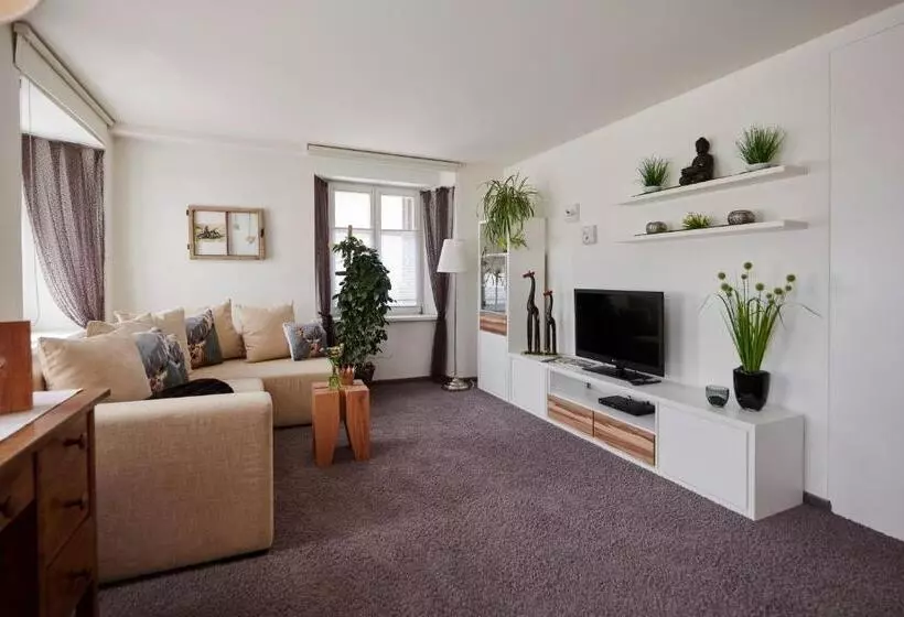 Suite, Krone