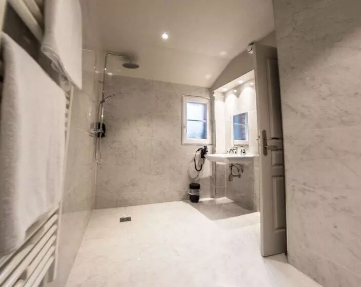 اتاق استاندارد با چشم‌انداز باغ, La Villa 10 Hôtel Spa