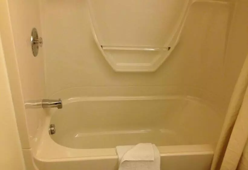 スタンダードルーム, Petawawa River Inn & Suites