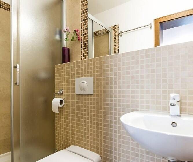 Четырехместный Номер Стандарт, Post Fusch