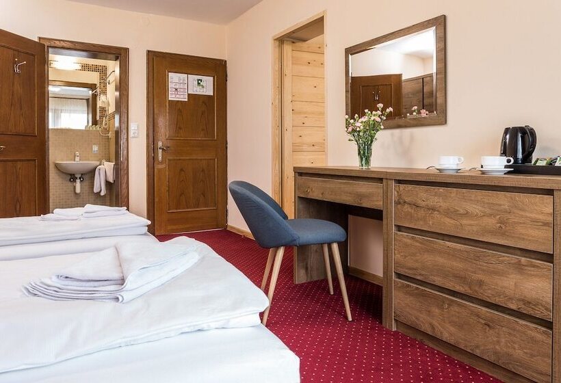 Четырехместный Номер Стандарт, Post Fusch