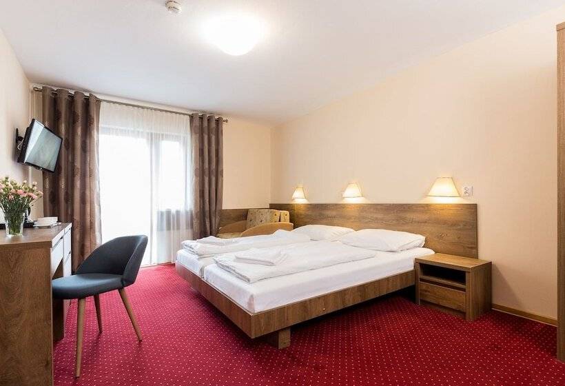 Четырехместный Номер Стандарт, Post Fusch