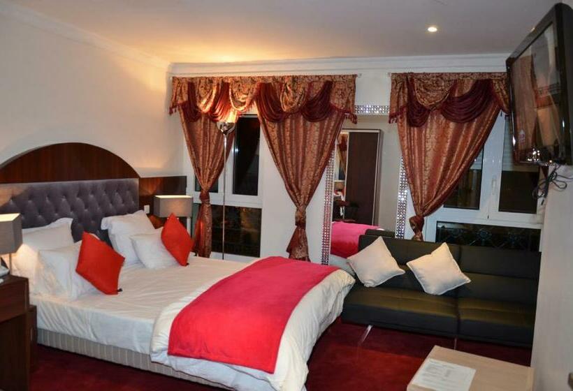 اتاق استاندارد سه نفره, Regina Montmartre