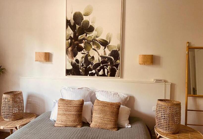 Номер Стандарт Вид на Сад, De La Plage Mahogany