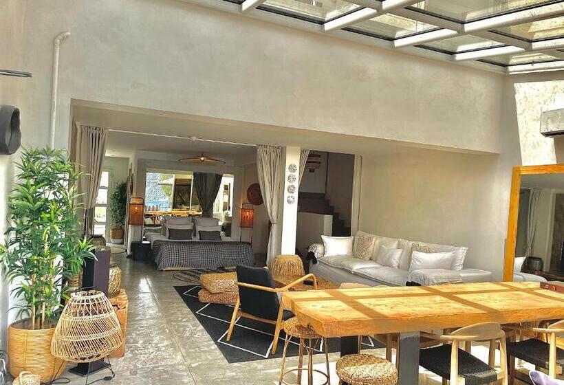 Апартаменты 1 Спальня Вид на Море, De La Plage Mahogany