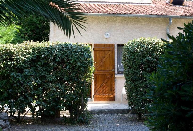 סטודיו סטנדרט עם מרפסת, Hôtel Du Soleil