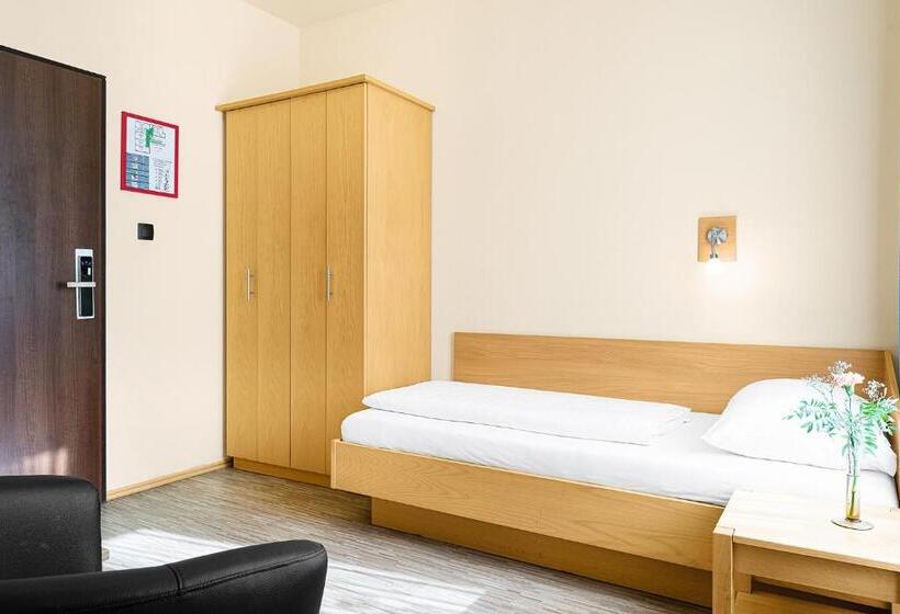 اتاق استاندارد یک تخته با سرویس بهداشتی مشترک, Pension Wild