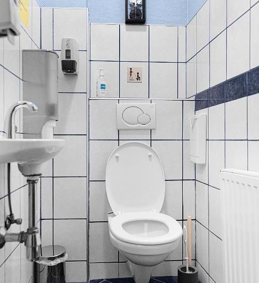 اتاق استاندارد با سرویس بهداشتی مشترک, Pension Wild