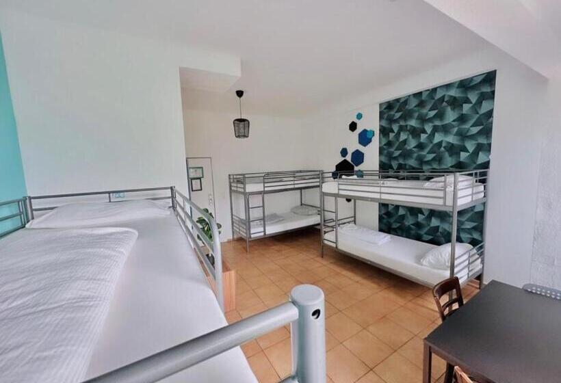 اتاق خانوادگی, Ootel.com