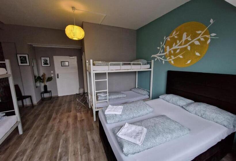 اتاق خانوادگی, Ootel.com