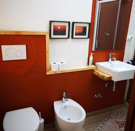 اتاق سوپریور, Antonhouse