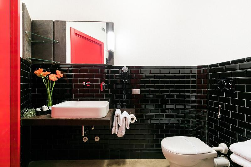 اتاق اکونومی, Casa Del Arbol