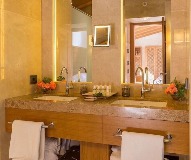 套房配有游泳池, Castell Son Claret The Leading Hotels Of The World