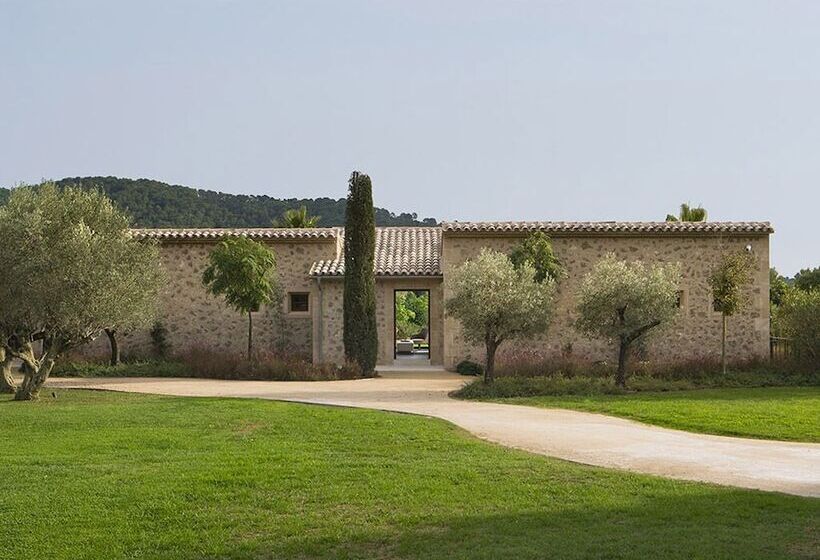 套房配有游泳池, Castell Son Claret The Leading Hotels Of The World