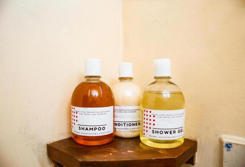 اتاق خانوادگی, Con Corazon