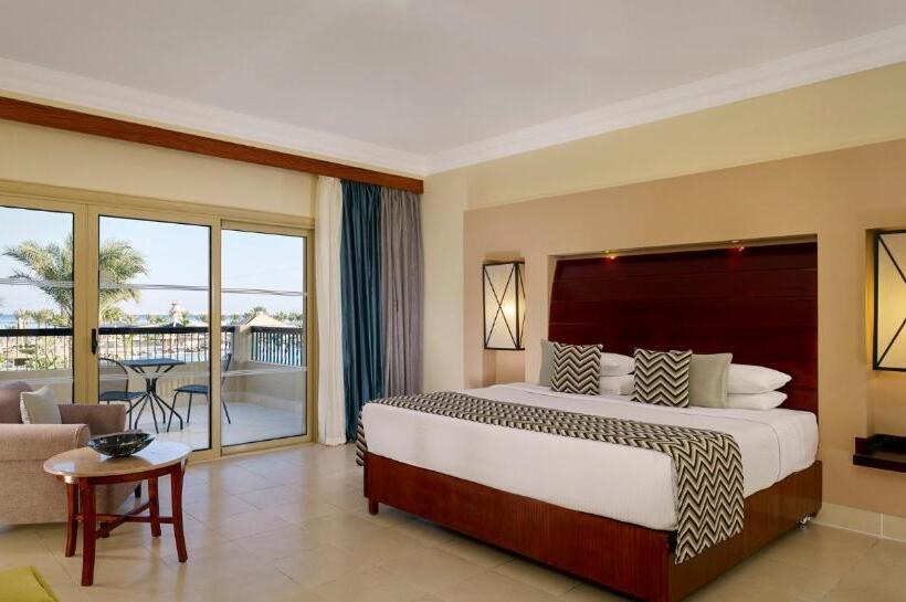 جناح عائلي, Coral Sea Holiday Resort And Aqua Park