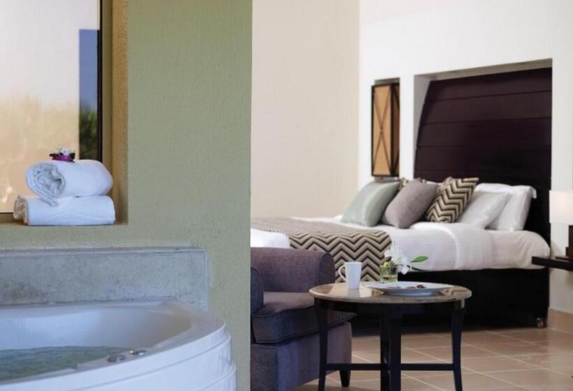 غرفة قياسية مزوَّدة بجاكوزي, Coral Sea Holiday Resort And Aqua Park