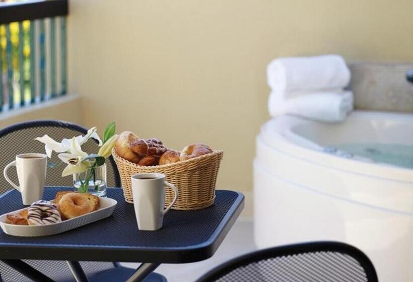 غرفة قياسية مزوَّدة بجاكوزي, Coral Sea Holiday Resort And Aqua Park