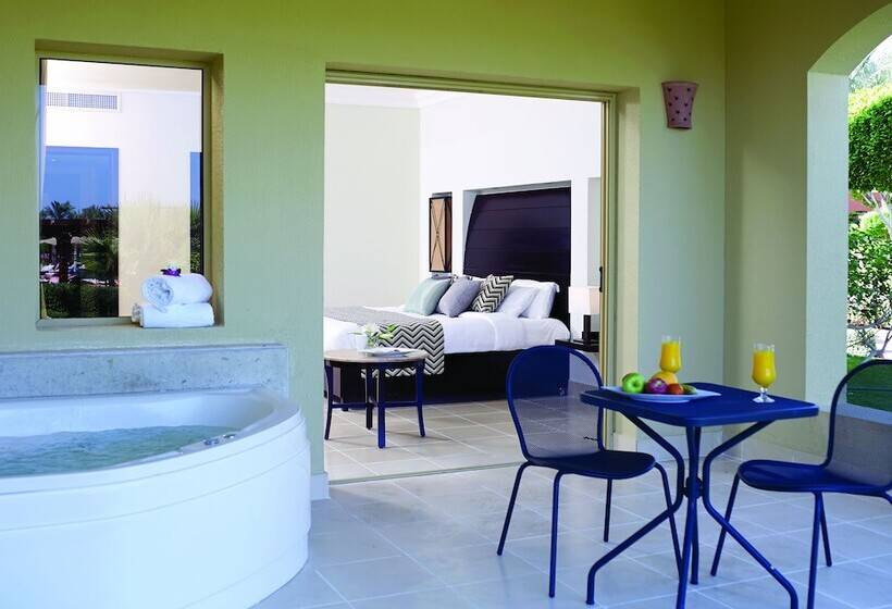 バスタブ付きスタンダードルーム, Coral Sea Holiday Resort And Aqua Park