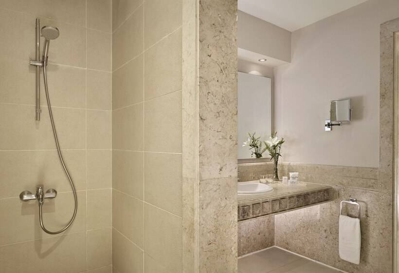 غرفة قياسية مزوَّدة بجاكوزي, Coral Sea Holiday Resort And Aqua Park