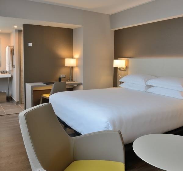 غرفة قياسية, Courtyard By Marriott Leon At The Poliforum