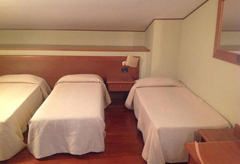 חדר סטנדרט לשלושה, Dimora Adriana