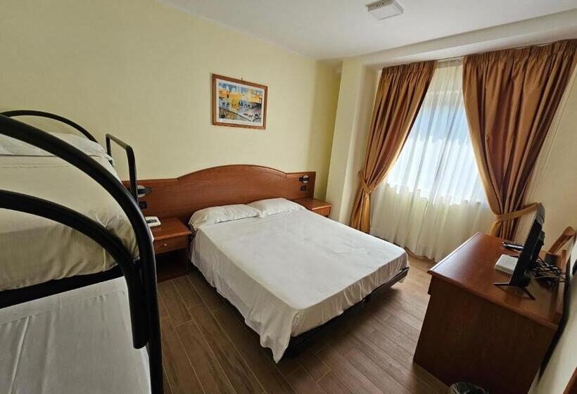 חדר קלאסי לארבעה, Dimora Adriana