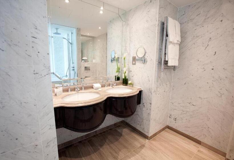 스탠다드 스튜디오, Dorsett Shepherds Bush London