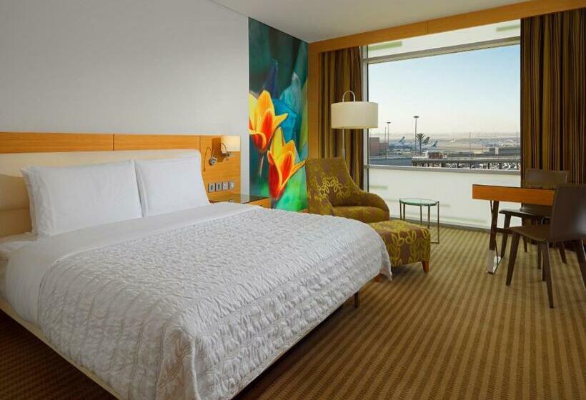 Club Room King Bed, Le Méridien Cairo Airport