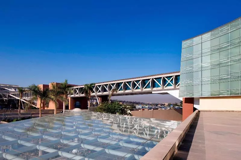 اتاق کلاب, Le Méridien Cairo Airport