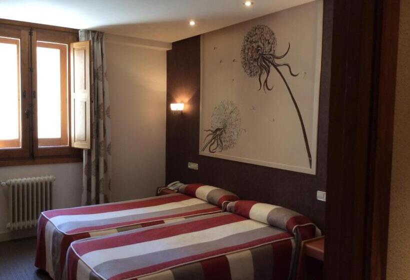 スタンダードルーム, Monasterio De Leyre