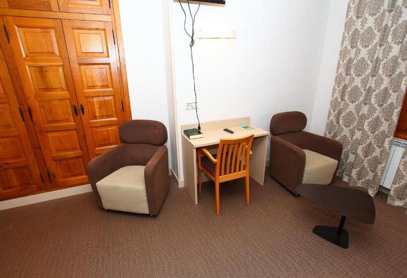 スタンダード４人部屋, Monasterio De Leyre