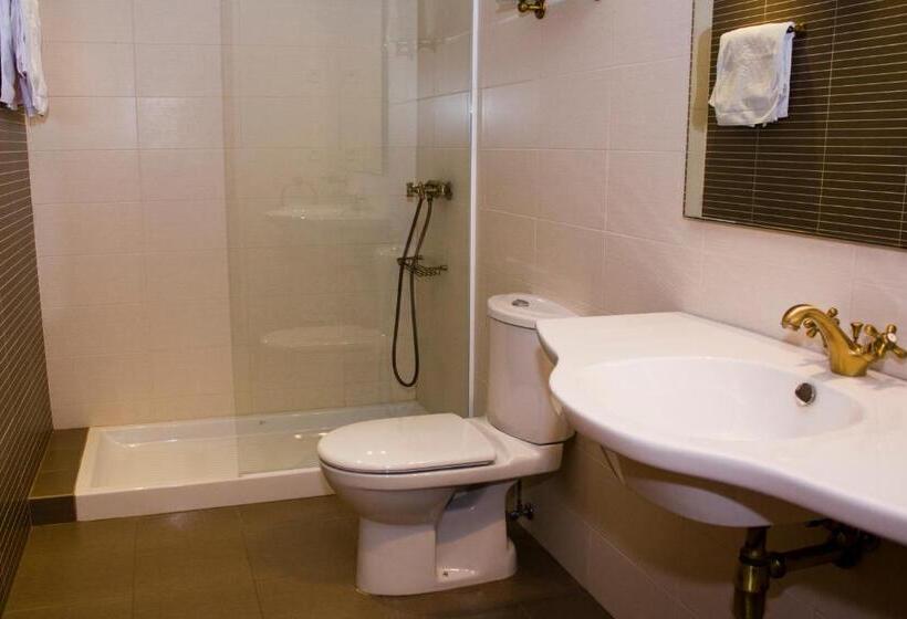 スタンダード４人部屋, Monasterio De Leyre