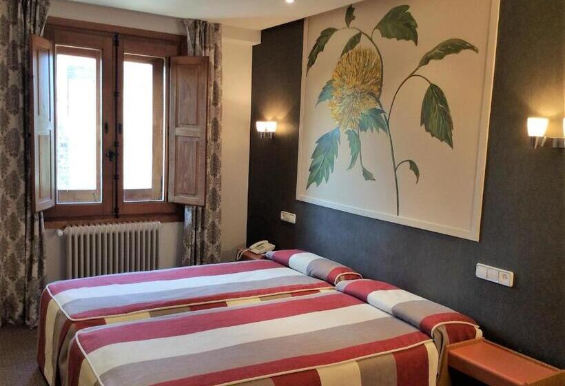 スタンダードルーム, Monasterio De Leyre