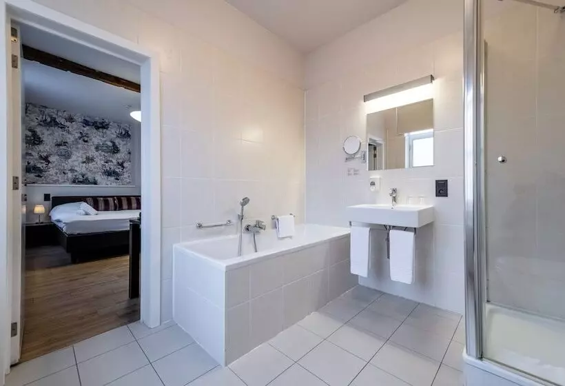 Standard-huone, Onderbergen