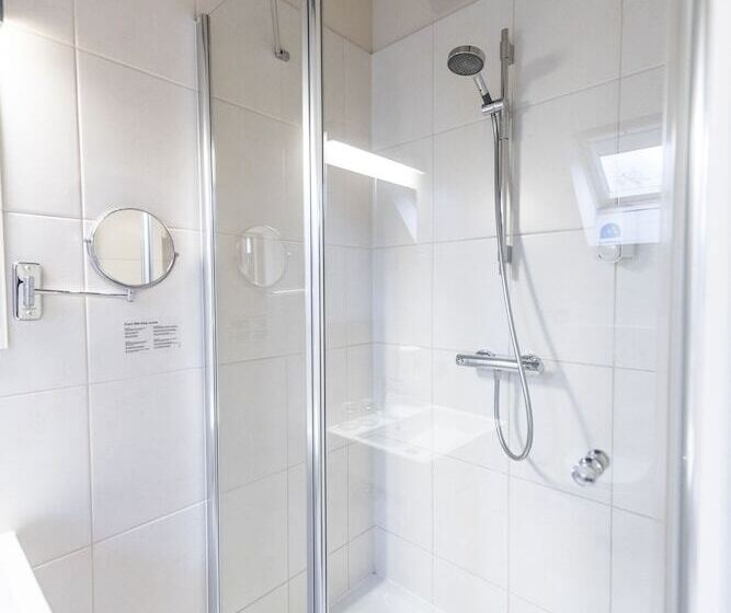 スタンダードルーム, Onderbergen