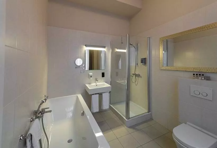 Deluxe-huone, Onderbergen