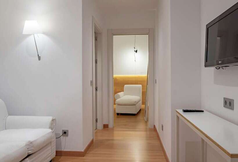 Chambre Executive, Parraga Siete