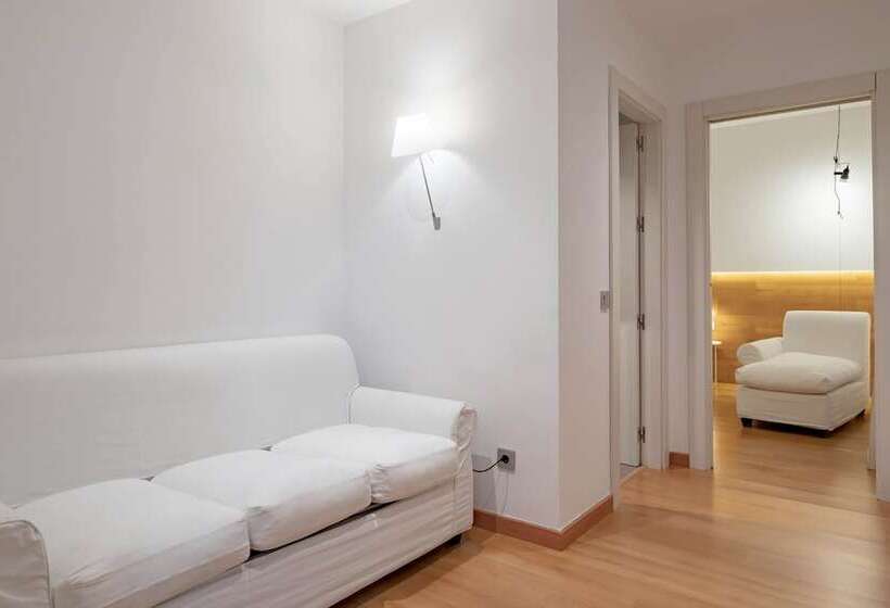 Chambre Executive, Parraga Siete