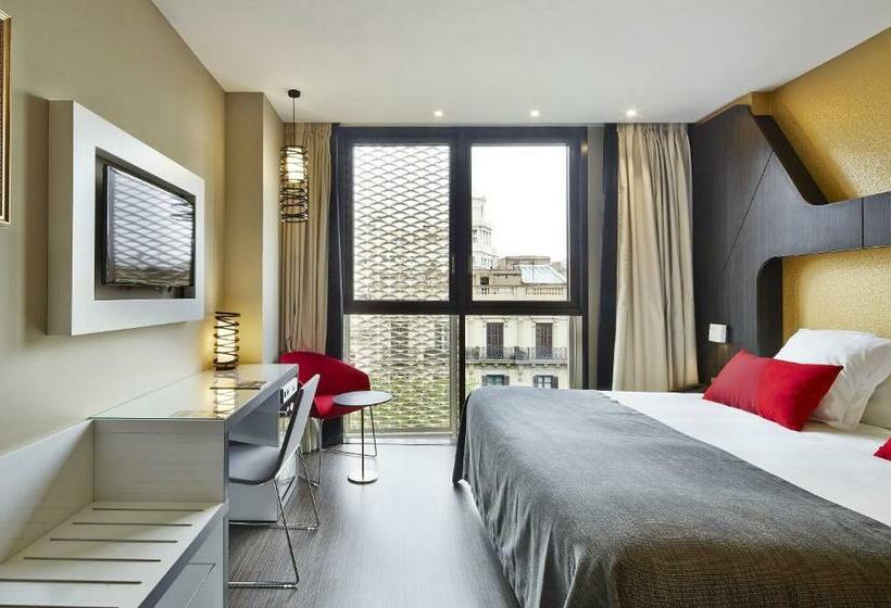 آپارتمان یک خوابه با دری مشترک که هال را جدا می کند., Vincci Gala