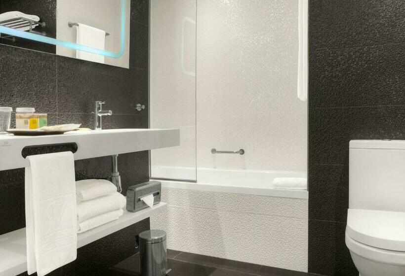 آپارتمان یک خوابه با دری مشترک که هال را جدا می کند., Vincci Gala