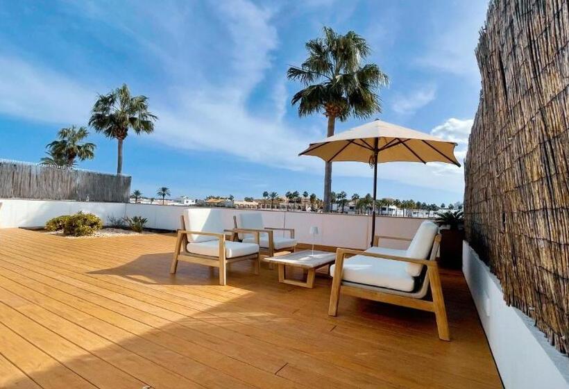 Вилла 3 Спальни, Lago Resort Menorca  Villas & Bungalows Del Lago