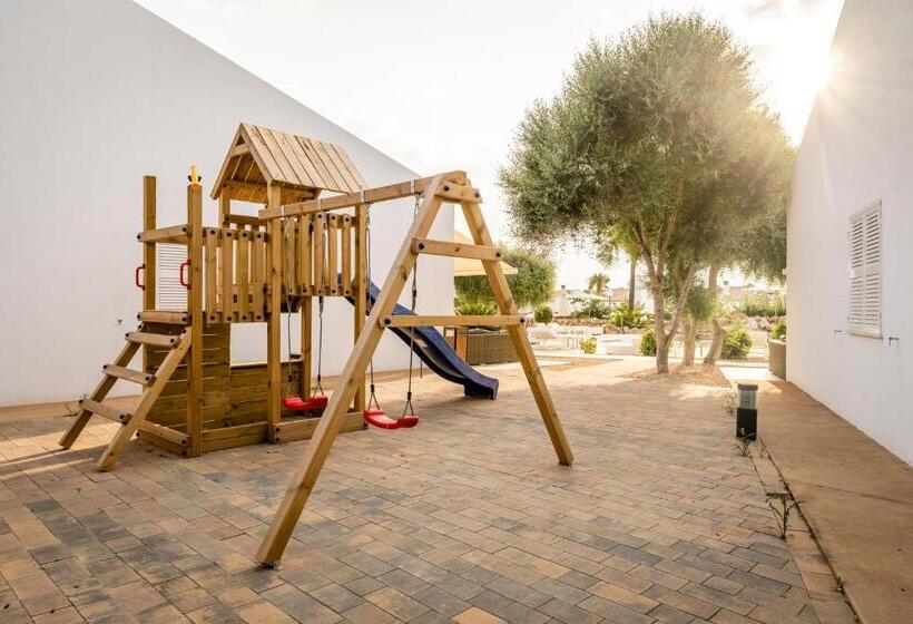 Вилла 4 Спальни, Lago Resort Menorca  Villas & Bungalows Del Lago