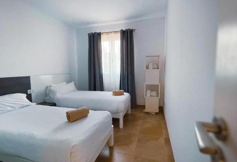 Вилла 4 Спальни, Lago Resort Menorca  Villas & Bungalows Del Lago