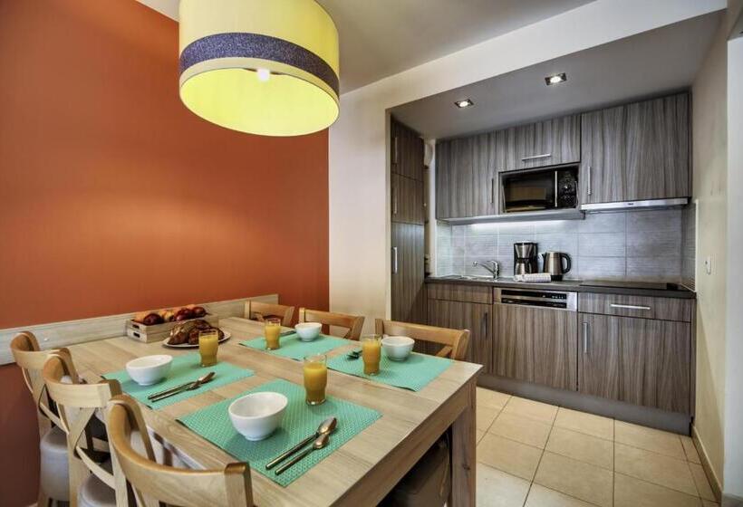 발코니가 있는 2 베드룸 아파트, Residence Pierre & Vacances Premium Julia Augusta