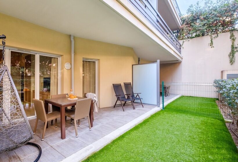 발코니가 있는 2 베드룸 아파트, Residence Pierre & Vacances Premium Julia Augusta